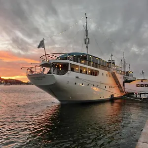 Mälardrottningen Yacht Hotel&restaurant 3*, Stockholm Schweden